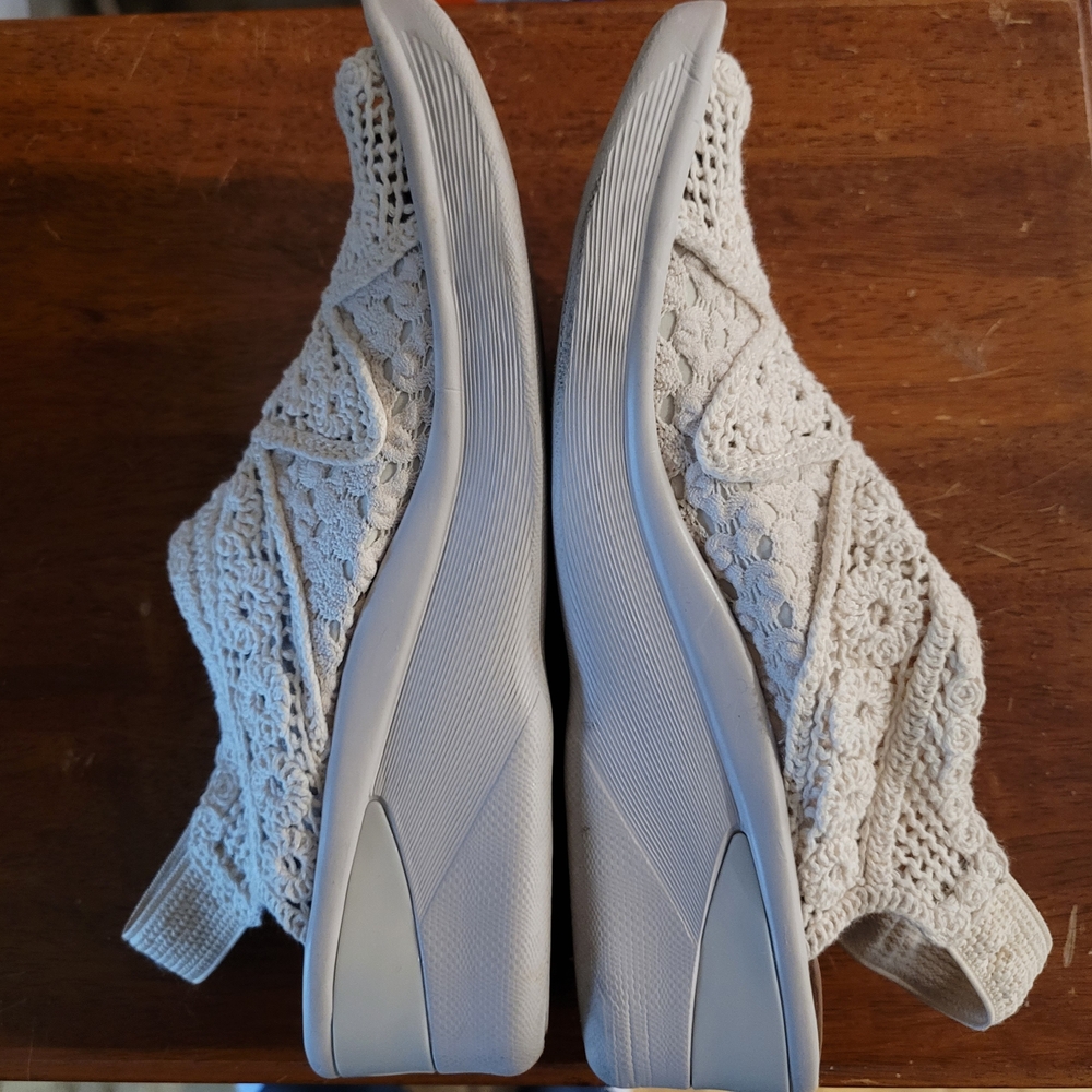 Bzees Cream Crochet Slingback Wedge Sandals - Picture 3 of 5